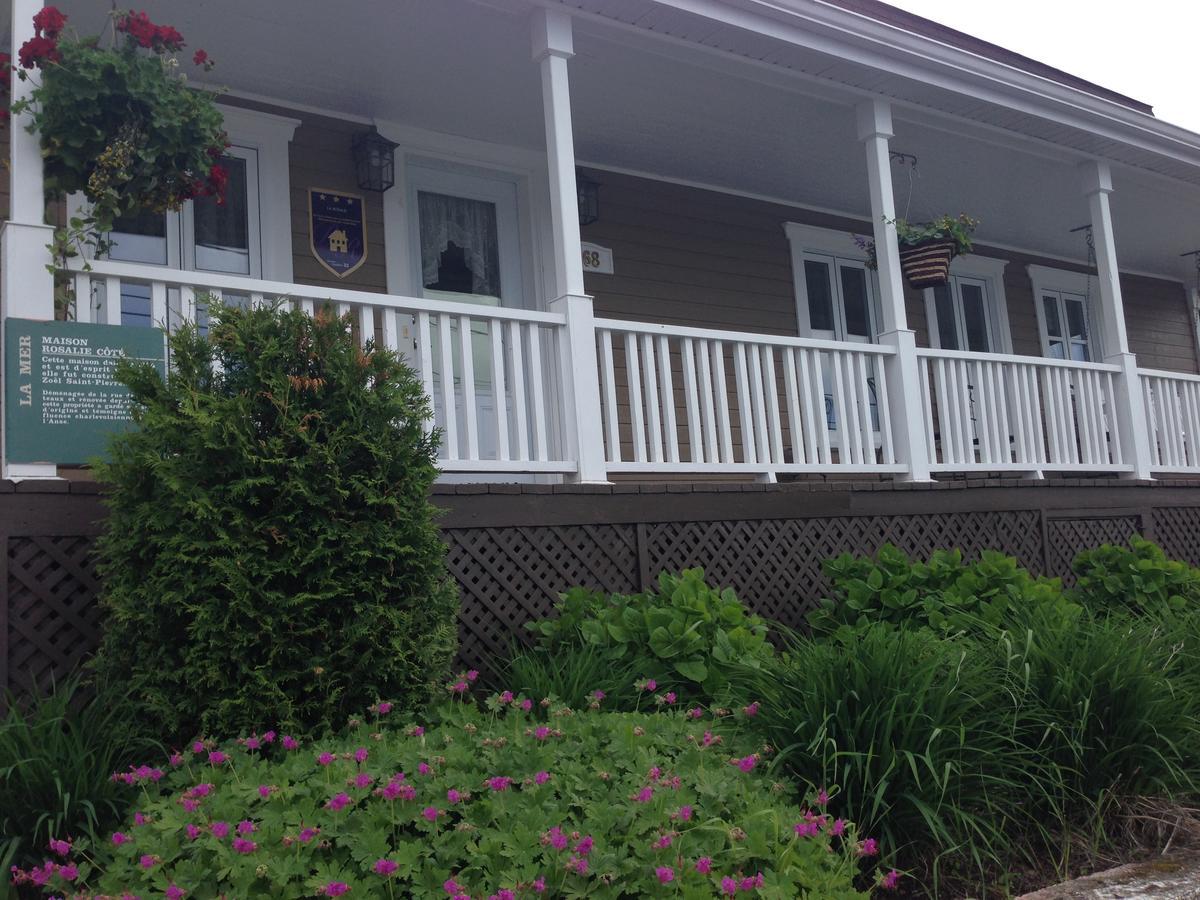 Auberge La Fjordelaise&la Rosalie LʼAnse-Saint-Jean Exterior foto