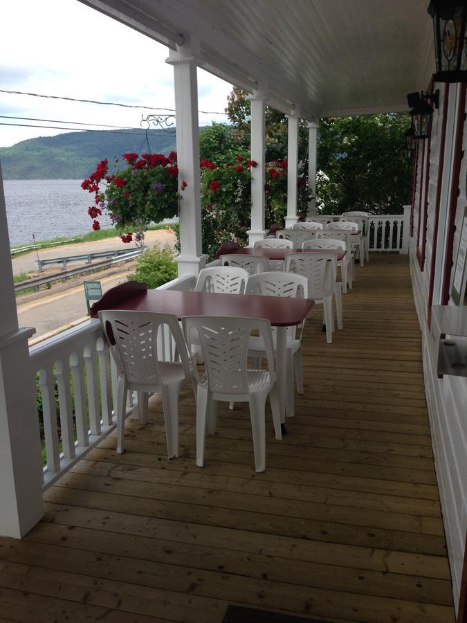 Auberge La Fjordelaise&la Rosalie LʼAnse-Saint-Jean Exterior foto
